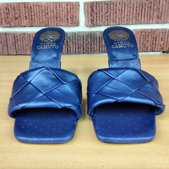 NWT Vince Camuto Brelanie Woven Genuine Leather Heeled Sandals in Navy - Picture 3 of 8